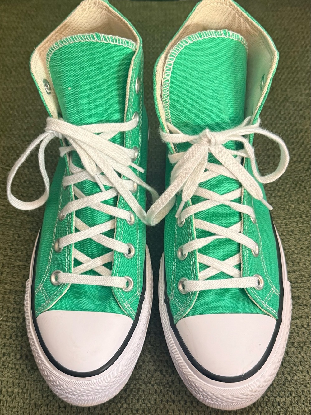 Women’s Converse High-Top Chuck Taylor Platform Sneakers in Green Size 8